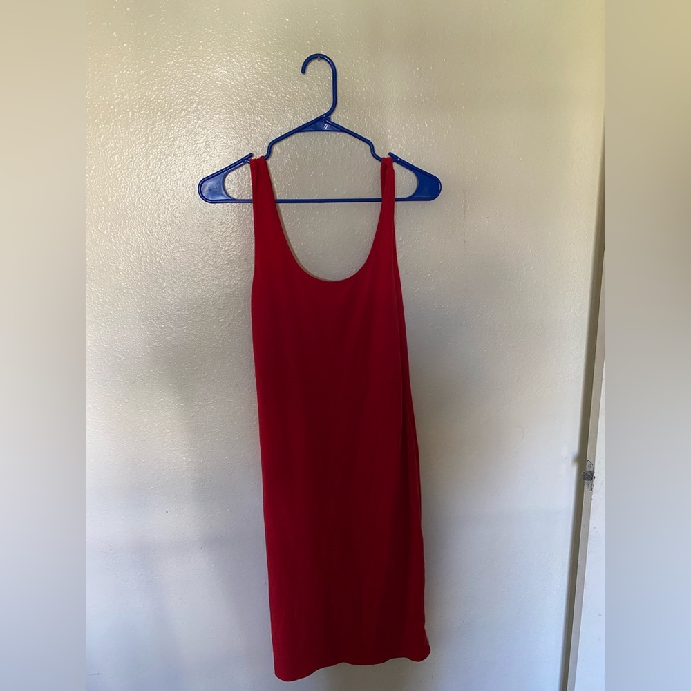 Dresses - Picture 2 of 4